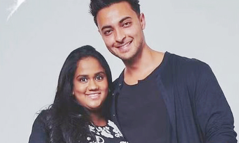 അർപിത ഖാനും ആയുഷ് ശർമയും അർപിത ഖാനും ആയുഷ് ശർമയും