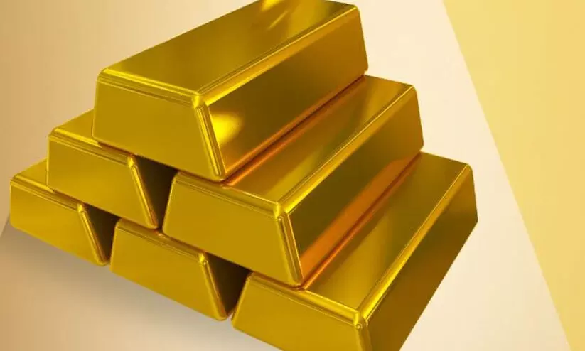 നെടുമ്പാശ്ശേരിയിൽ ജീൻസിനകത്ത് ഒളിപ്പിച്ച ഒന്നര കോടിയുടെ സ്വർണം പിടികൂടി