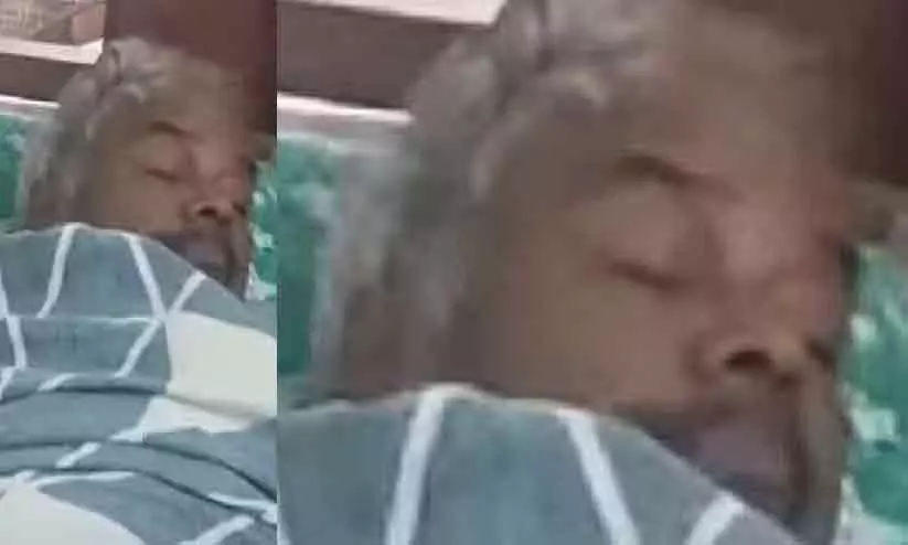 തൃപ്പൂണിത്തുറയിൽ കിടപ്പുരോഗിയായ അച്ഛനെ മകനും കുടുംബവും വാടക വീട്ടിൽ ഉപേക്ഷിച്ചു തൃപ്പൂണിത്തുറയിൽ കിടപ്പുരോഗിയായ അച്ഛനെ മകനും കുടുംബവും വാടക വീട്ടിൽ ഉപേക്ഷിച്ചു