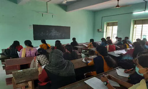 മൂന്ന്​ വർഷ ബിരുദം രണ്ടരവർഷത്തിൽ പൂർത്തിയാക്കാം