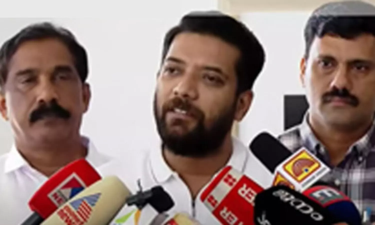 ‘ഒരിക്കലും ഉപയോഗിക്കാൻ പാടില്ലാത്ത വാക്കും ചിന്തയും, ന്യായീകരിക്കാനോ ബാലൻസ് ചെയ്യാനോ ശ്രമിക്കില്ല’ -ഹരിഹരനെതിരെ ഷാഫി പറമ്പിൽ