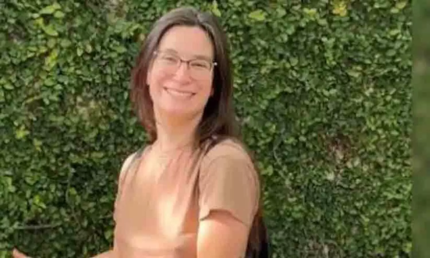 അനുവാദം ചോദിക്കാതെ ജൻമം നൽകിയതിന് മാതാപിതാക്കൾക്കെതിരെ പരാതി നൽകി യുവതി; ആശയക്കുഴപ്പത്തിലായി നെറ്റിസൺസ്