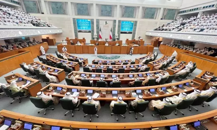 ദേ​ശീ​യ അ​സം​ബ്ലി പി​രി​ച്ചു​വി​ട്ടു