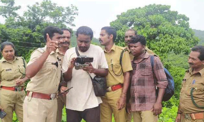 വ​നം​വ​കു​പ്പ് ഡ്രോ​ണ്‍ നി​രീ​ക്ഷ​ണം ന​ട​ത്തു​ന്നു