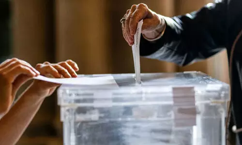 സ്​പെയിനിനൊപ്പം നിൽക്കണോ പോണോ?; വോട്ടുചെയ്ത് കാറ്റലോണിയ