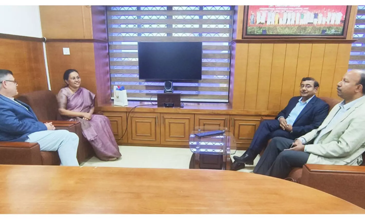 വീണ ജോര്‍ജ് യു.എസ്. എംബസി മിനിസ്റ്റര്‍ കൗണ്‍സിലറുമായി ചര്‍ച്ച നടത്തി