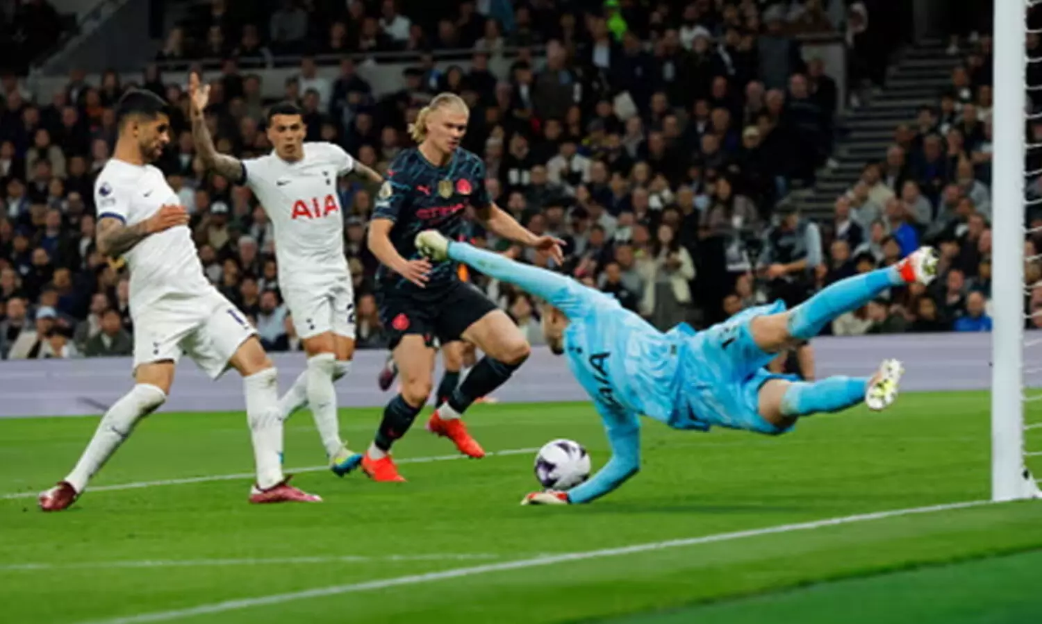 മാഞ്ചസ്റ്റർ സിറ്റിക്ക് കിരീടം കൈയെത്തും ദൂരത്ത്; ഒരു വിജയം അകലെ കാത്തിരിക്കുന്നത് ചരിത്ര നേട്ടം