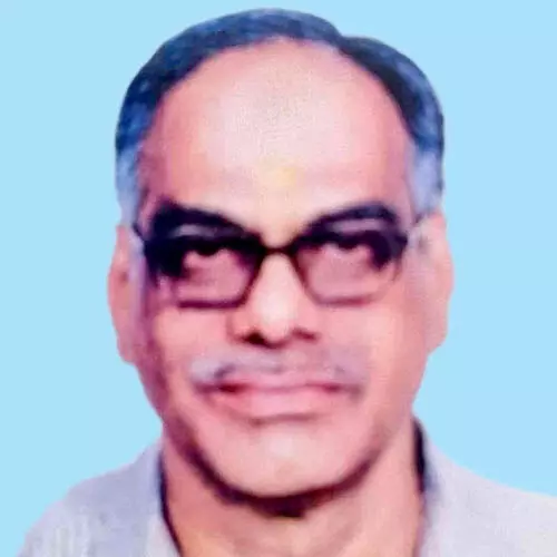 ബാ​ല​കൃ​ഷ്ണ വാ​രി​യ​ര്‍