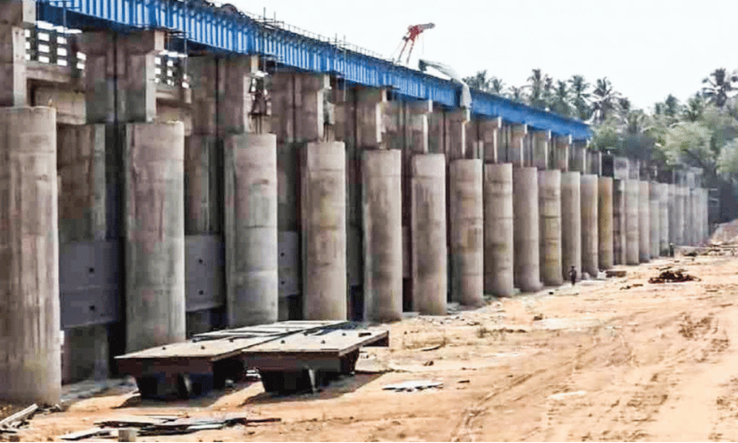 കാ​ങ്ക​പ്പു​ഴ റെ​ഗു​ലേ​റ്റ​ർ കം ​ബ്രി​ഡ്ജ്