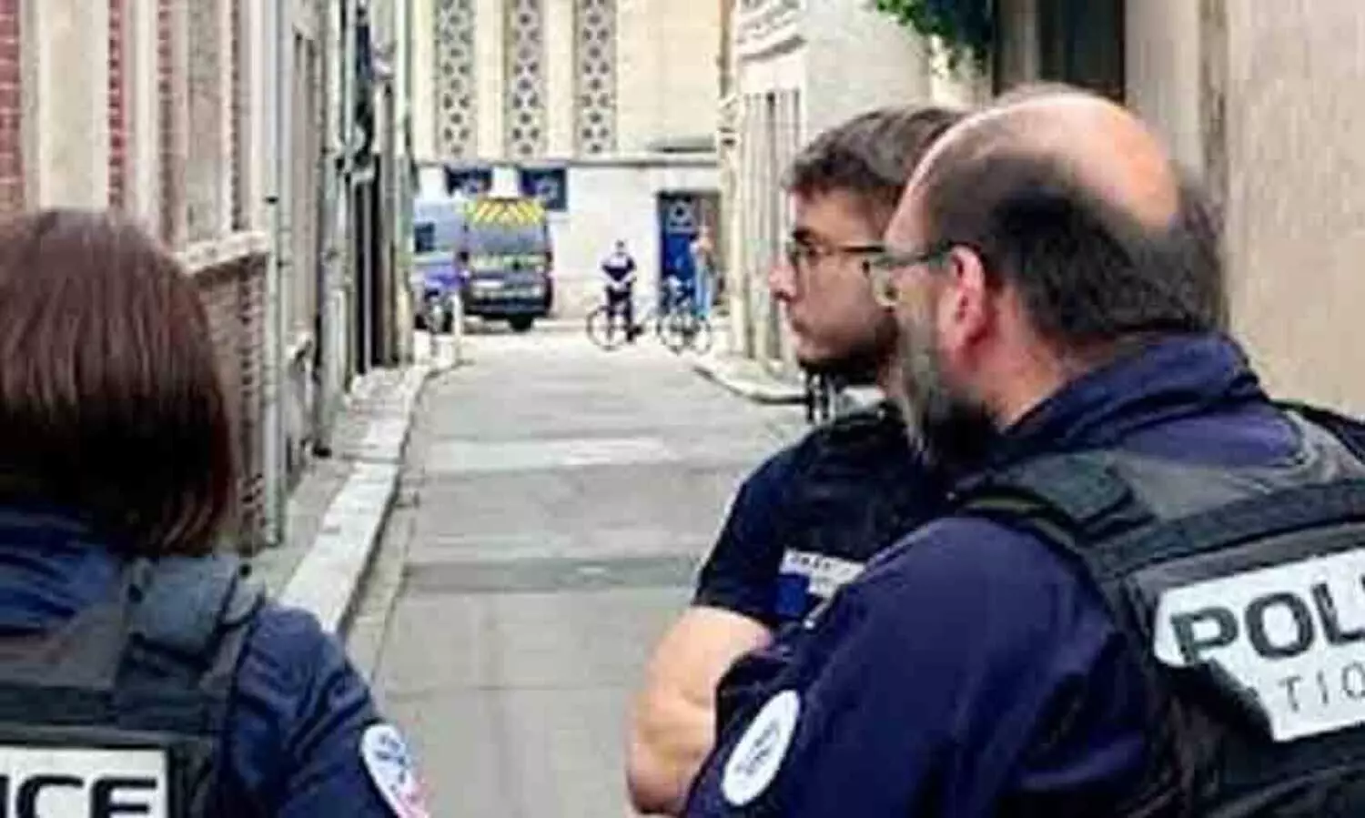 ഫ്രാന്‍സില്‍ സിനഗോഗിന് തീയിടാന്‍ ശ്രമിച്ചയാളെ വധിച്ചു