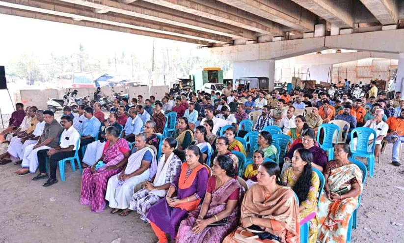 We want the underground way, the people are on strike. We want the underground way, the people are on strike.