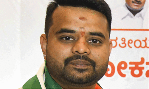 പ്ര​ജ്വ​ൽ രേ​വ​ണ്ണ