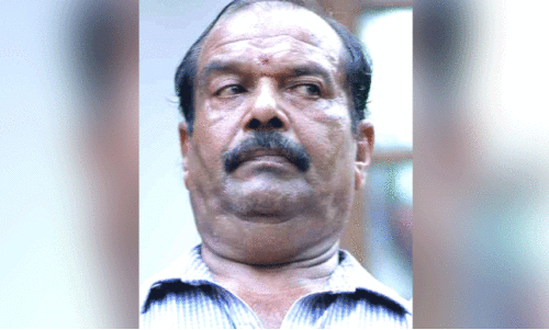 വേ​ണു​ഗോ​പാ​ൽ