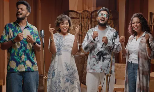 മഹാമേളക്ക് പാട്ടാവേശം; പുതുമയോടെ ‘കമോൺ കേരള’ തീം സോങ്