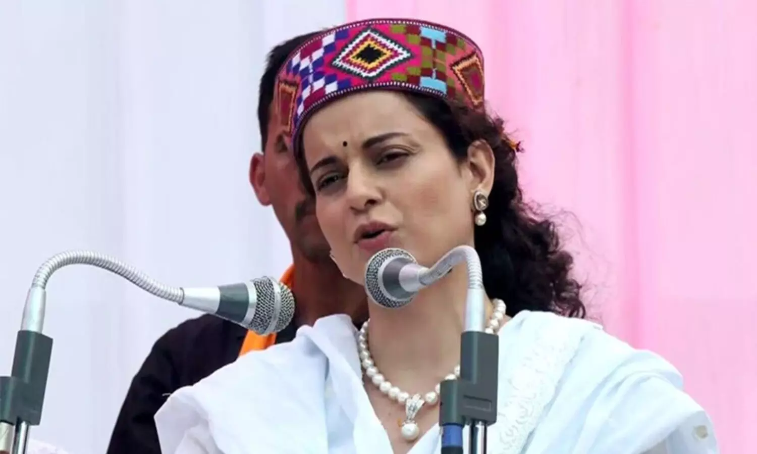 The difficulties of making a film look funny compared to the rush of elections- Kangana