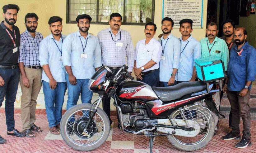 ഹൈബ്രിഡ് ബൈക്കുമായി വിദ്യാർഥികൾ ഹൈബ്രിഡ് ബൈക്കുമായി വിദ്യാർഥികൾ