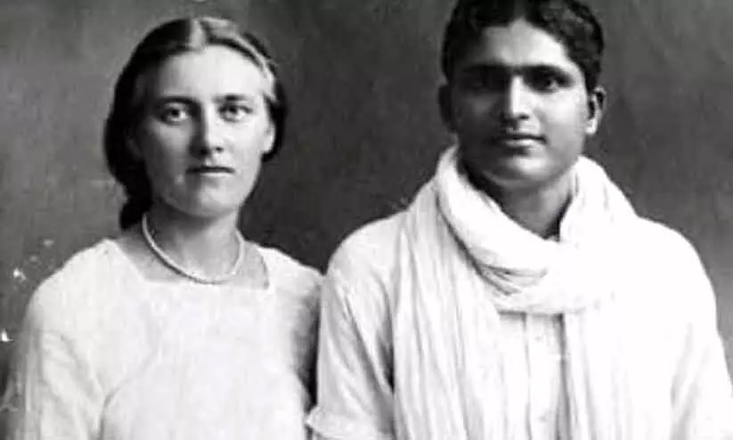 ബാപ്പുവിന്റെ സ്വന്തം എസ്തർ ബാപ്പുവിന്റെ സ്വന്തം എസ്തർ