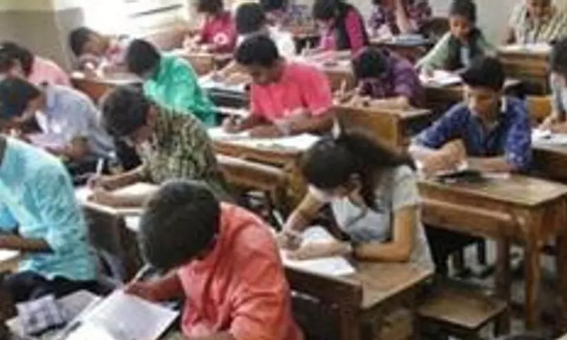 ഡി.എൽ.എഡ് പരീക്ഷ മാറ്റിയിട്ടില്ലെന്ന് പരീക്ഷാഭവൻ ഡി.എൽ.എഡ് പരീക്ഷ മാറ്റിയിട്ടില്ലെന്ന് പരീക്ഷാഭവൻ