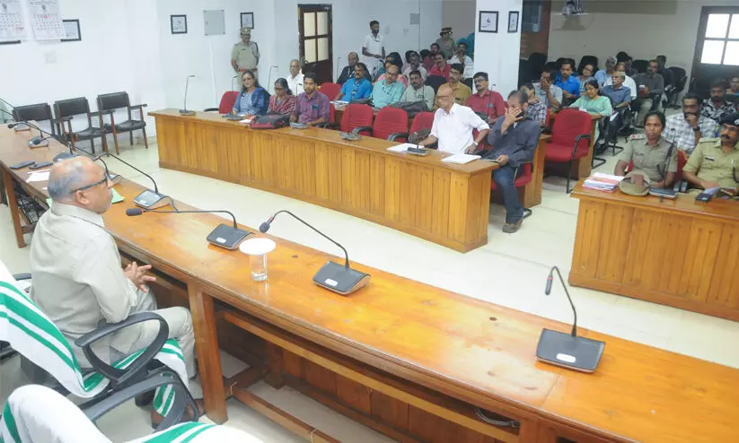 ജനങ്ങളെ ചുറ്റിക്കുന്ന മറുപടി നൽകുന്ന ഉദ്യോഗസ്ഥർക്കെതിരെ കർശന നടപടിയുണ്ടാകുമെന്ന് വിവരാവകാശ കമീഷൻ