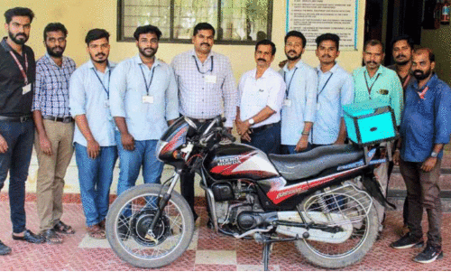 ഹൈബ്രിഡ് ബൈക്കുമായി വിദ്യാർഥികൾ