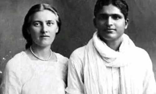 ബാ​​​പ്പു​​​വി​​​ന്റെ സ്വ​​​ന്തം എ​​​സ്ത​​​ർ