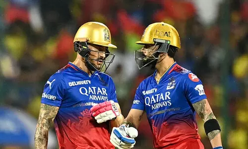 ഐ.പി.എല്ലിൽ പുതിയ റെക്കോഡ് സ്വന്തമാക്കി കോഹ്ലി; ഈ നേട്ടം കൈവരിക്കുന്ന ആദ്യ താരം