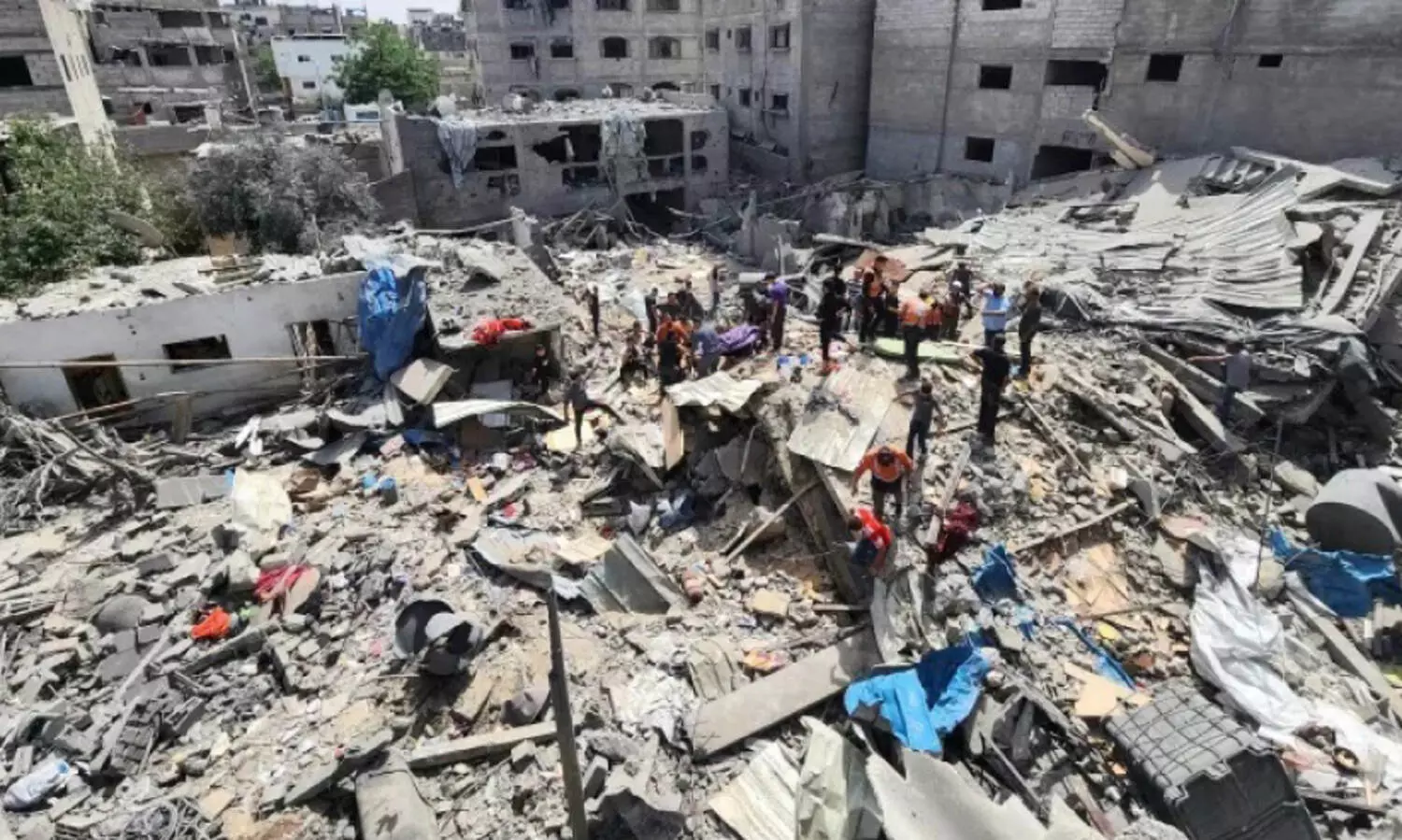 വീടിനുമേൽ ബോംബിട്ട് 31 പേരെ കൊലപ്പെടുത്തി ഇസ്രായേൽ