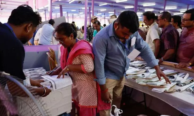 അഞ്ചാം ഘട്ടം: പശ്ചിമ ബംഗാളിൽ ഏഴ് മണ്ഡലങ്ങൾ; 57 ശതമാനത്തിലേറെ ബൂത്തുകൾ പ്രശ്നബാധിതം അഞ്ചാം ഘട്ടം: പശ്ചിമ ബംഗാളിൽ ഏഴ് മണ്ഡലങ്ങൾ; 57 ശതമാനത്തിലേറെ ബൂത്തുകൾ പ്രശ്നബാധിതം
