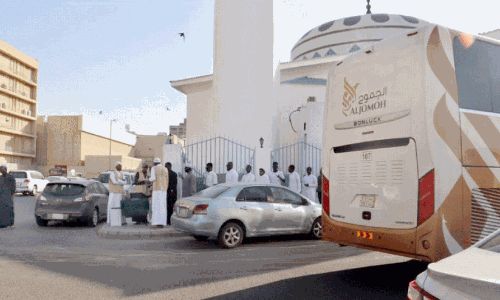 ഹ​ജ്ജ്​ തീ​ർ​ഥാ​ട​ക​രു​ടെ ബ​സു​ക​ളി​ൽ 1,700 ​ഗൈ​ഡു​ക​ൾ