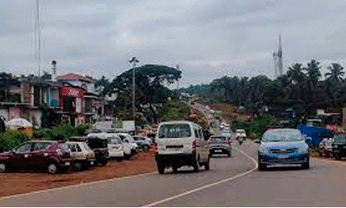 ര​ണ്ട​ത്താ​ണി ക​ട​ക്കാ​ൻ  ക​ഴി​യാ​തെ നാ​ട്ടു​കാ​ർ