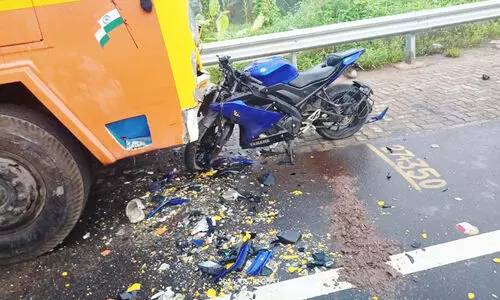 ബൈക്ക് നിർത്തിയിട്ട ലോറിയിൽ ഇടിച്ച് യുവാവ് മരിച്ചു