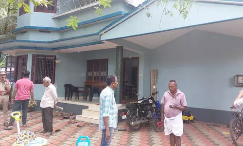 പയ്യന്നൂർ പെരുമ്പയിൽ വീട് കുത്തിത്തുറന്ന് 80 പവനും പണവും കവർന്നു