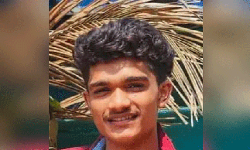 ഓട്ടോയും ബൈക്കും കൂട്ടിയിടിച്ച് ഒരു മരണം ഓട്ടോയും ബൈക്കും കൂട്ടിയിടിച്ച് ഒരു മരണം