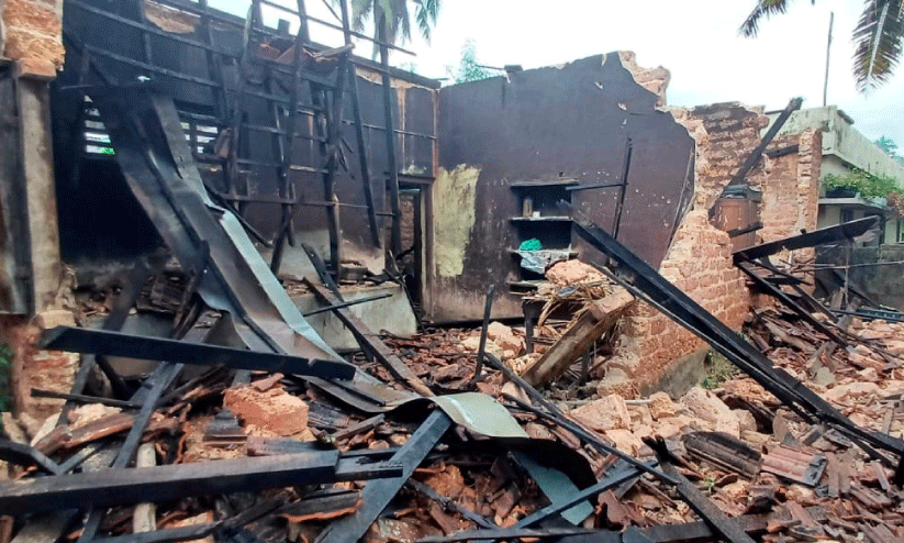 One person was injured after the house collapsed in the rain One person was injured after the house collapsed in the rain