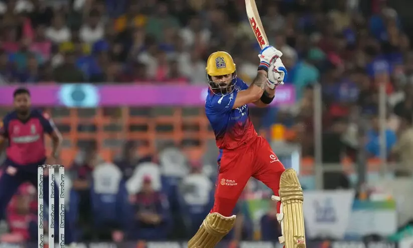 ഐ.പി.എല്ലിൽ കോഹ്ലിക്ക് 8000 റൺസ്; നേട്ടം കൈവരിക്കുന്ന ആദ്യ താരം ഐ.പി.എല്ലിൽ കോഹ്ലിക്ക് 8000 റൺസ്; നേട്ടം കൈവരിക്കുന്ന ആദ്യ താരം