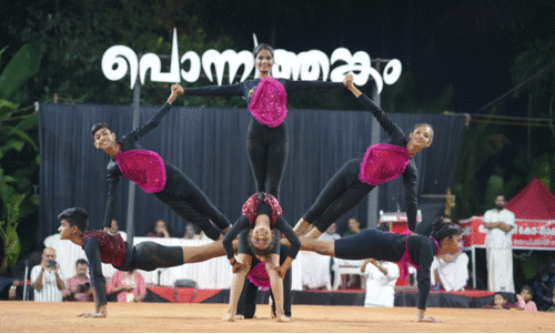 കതിരൂർ ഗുരുക്കളും ഒതേനനും അങ്കംവെട്ടിയ മണ്ണിൽ ഇന്നും അങ്കംവെട്ട് തുടരുന്നു കതിരൂർ ഗുരുക്കളും ഒതേനനും അങ്കംവെട്ടിയ മണ്ണിൽ ഇന്നും അങ്കംവെട്ട് തുടരുന്നു