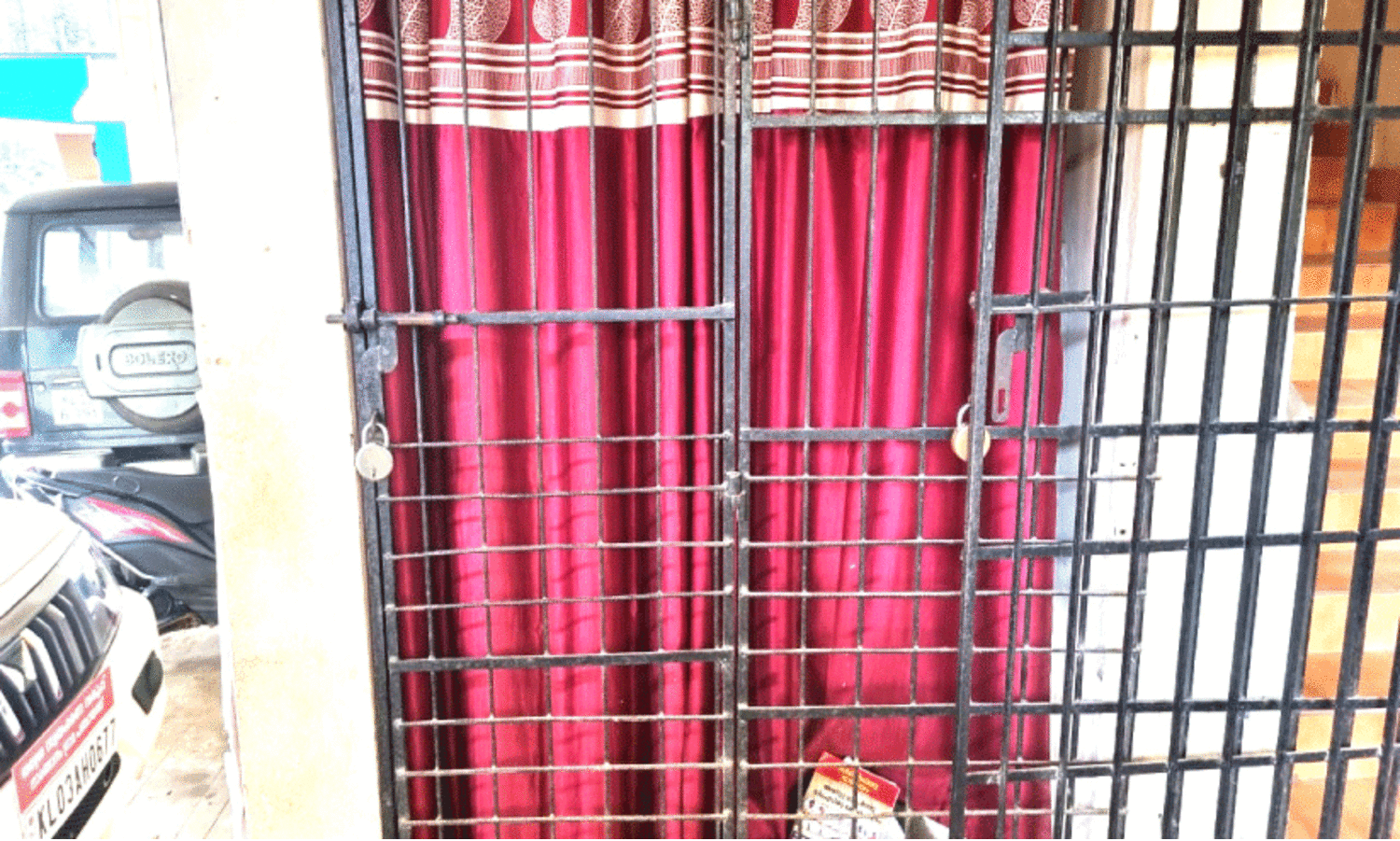 നാരങ്ങാനം വായനശാലക്ക്​ പൂട്ടിട്ട്​ അധികൃതർ