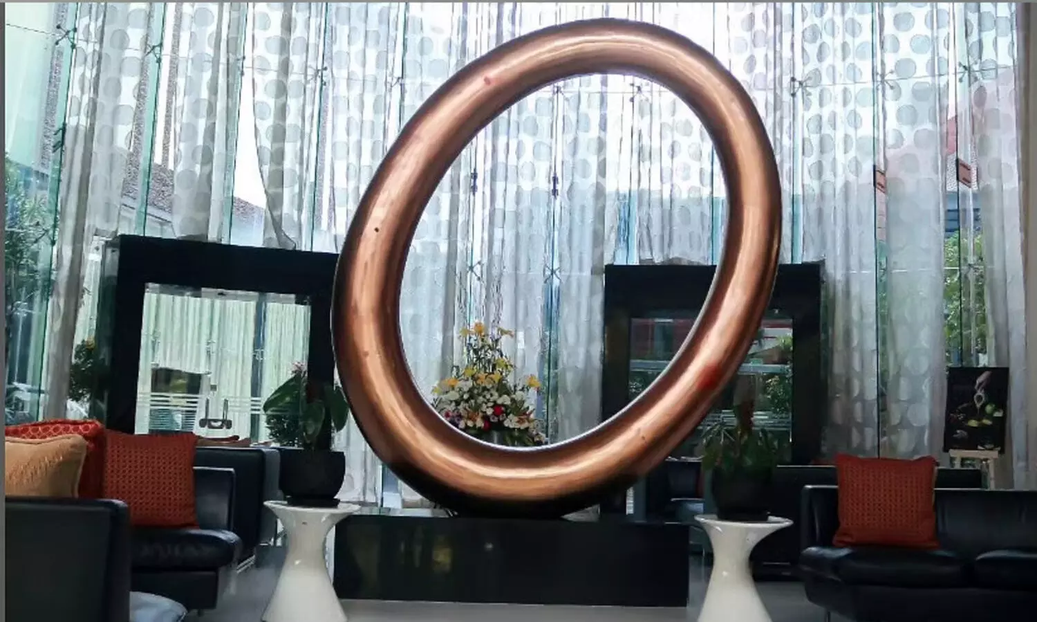 ബംഗളൂരുവിലെ മൂന്ന് ആഡംബര ഹോട്ടലുകൾക്ക് ബോംബ് ഭീഷണി