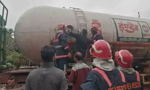 കാഞ്ഞങ്ങാട് ചിത്താരിയിൽ ടാങ്കർ വാതകം ചോർന്നു; ഗതാഗതം നിരോധിച്ചു
