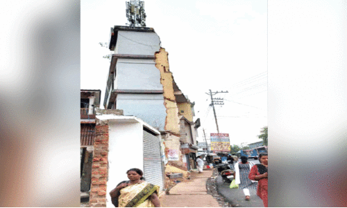 അതിരമ്പുഴയിലെ അപകടാവസ്ഥയിലുള്ള കെട്ടിടം പൊളിക്കാൻ നടപടി വേണം