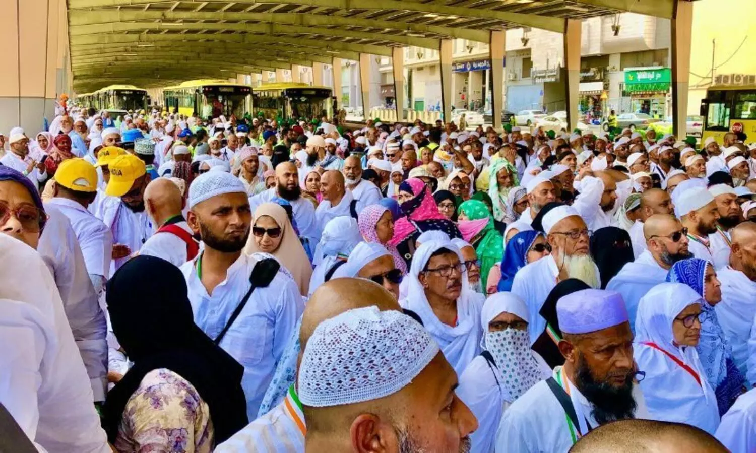 മക്ക മസ്ജിദുൽ ഹറാമിലെ ആദ്യ ജുമുഅയിൽ പങ്കെടുത്ത നിർവൃതിയിൽ ഇന്ത്യൻ ഹാജിമാർ