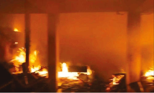 A fire broke out in a furniture factory in Chevoor