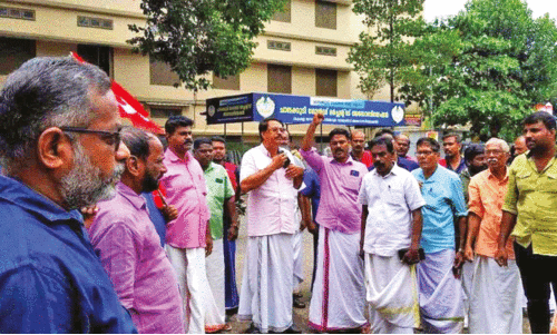 Theft at Chalakkudy Indoor Stadium; Protest against the municipality
