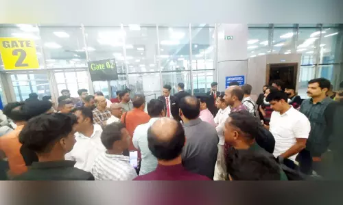 വ​ട്ടം ക​റ​ക്കി​യ​ത്​ മ​തി​യാ​യി​ല്ലേ, ഇ​നി​യെ​ങ്കി​ലും ന​ന്നാ​യി കൂ​ടെ?