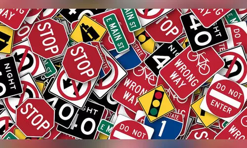 ഗ​താ​ഗ​ത നി​യ​മ​ലം​ഘ​നം: 77 മോ​ട്ടോ​ർ സൈ​ക്കി​ളു​ക​ൾ പി​ടി​ച്ചെ​ടു​ത്തു