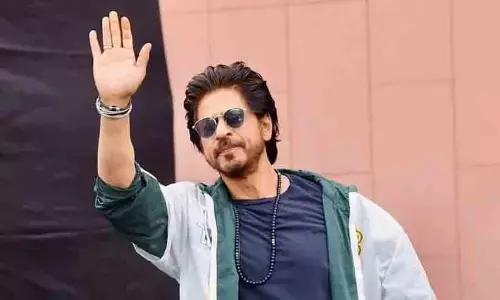 നടൻ ഷാറൂഖ്  ഖാൻ ആശുപത്രി വിട്ടു