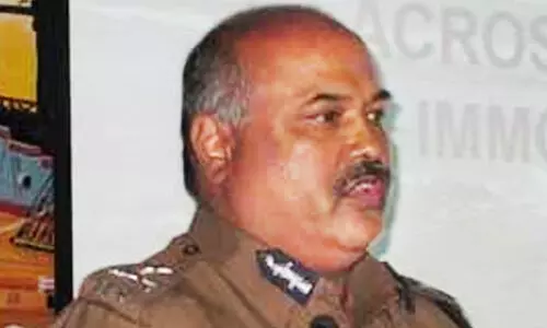 മുൻ ഭാര്യയുടെ വീട്ടിൽ അതിക്രമിച്ചുകയറി വീട്ടുജോലിക്കാരനെ മർദിച്ചു; തമിഴ്നാട് മുൻ ഡി.ജി.പി അറസ്റ്റിൽ