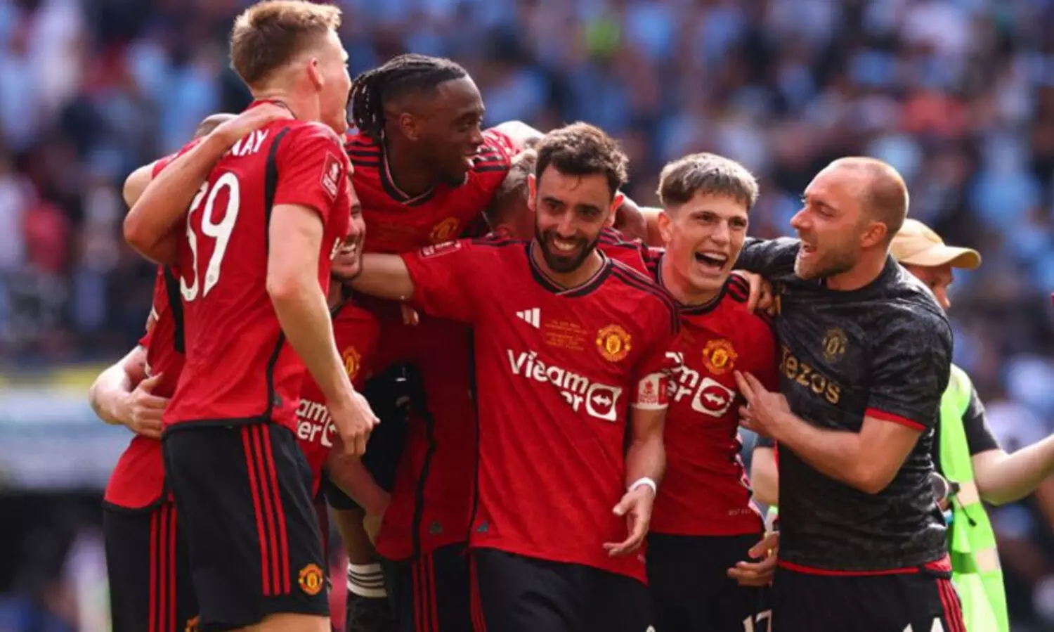 യുനൈറ്റഡ് ഗർജനത്തിൽ സിറ്റി തവിടുപൊടി! എഫ്.എ കപ്പ് കിരീടം നേടി ചുവന്ന ചെകുത്താന്മാർ