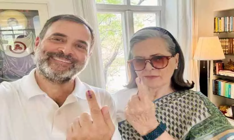 രാഹുലും സോണിയയും പ്രിയങ്കയും വോട്ട് ചെയ്തു