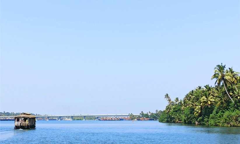 Ashtamudi Lake